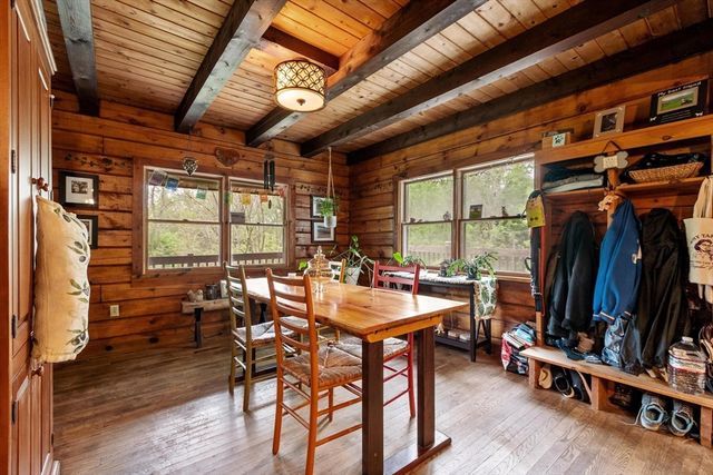 90 Appleton Cir, Fitchburg, MA 01420
