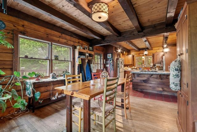 90 Appleton Cir, Fitchburg, MA 01420
