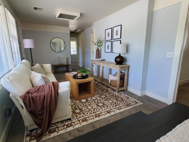 1204 W Main Street, Medford, OR 97501
