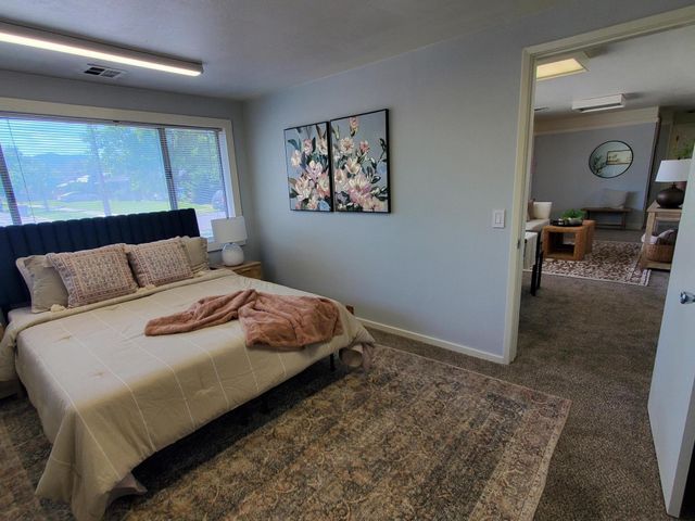 1204 W Main Street, Medford, OR 97501