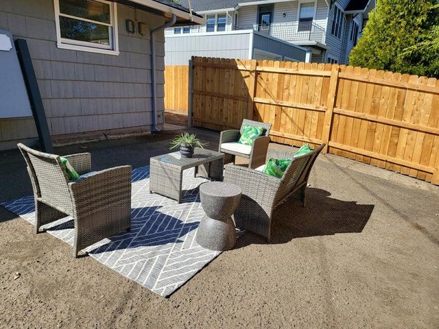 1204 W Main Street, Medford, OR 97501