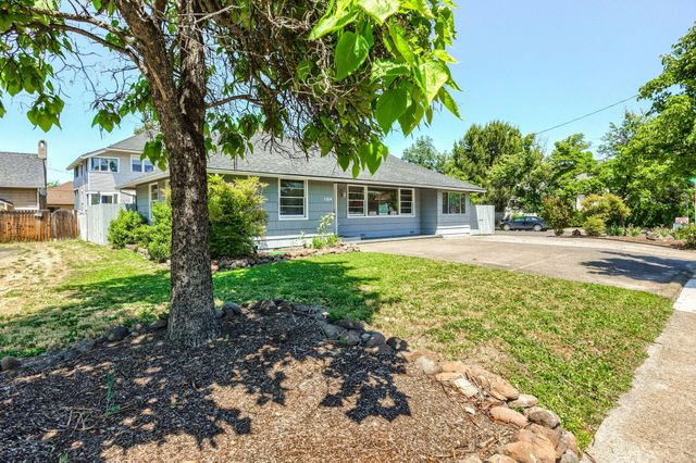 1204 W Main Street, Medford, OR 97501