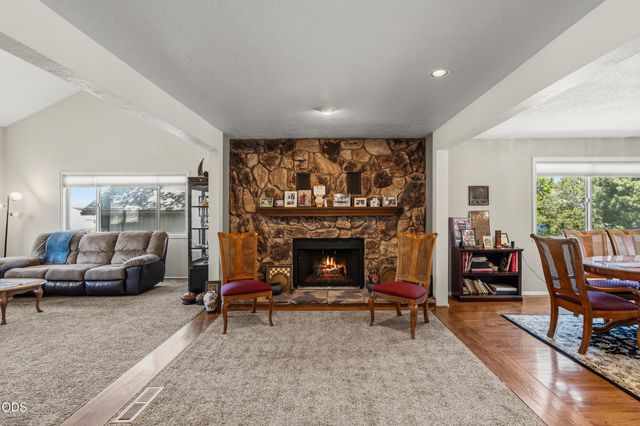 1031 Kristen Drive, Medford, OR 97504