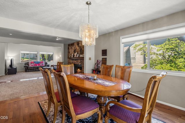 1031 Kristen Drive, Medford, OR 97504
