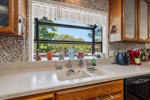 1031 Kristen Drive, Medford, OR 97504