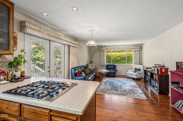 1031 Kristen Drive, Medford, OR 97504