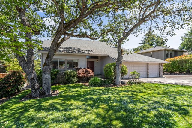 1031 Kristen Drive, Medford, OR 97504