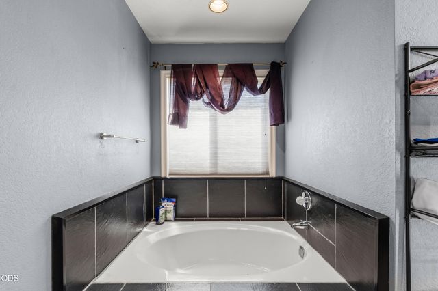 1031 Kristen Drive, Medford, OR 97504