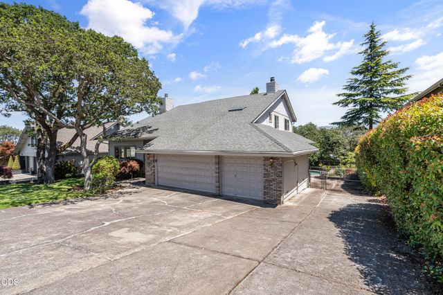 1031 Kristen Drive, Medford, OR 97504