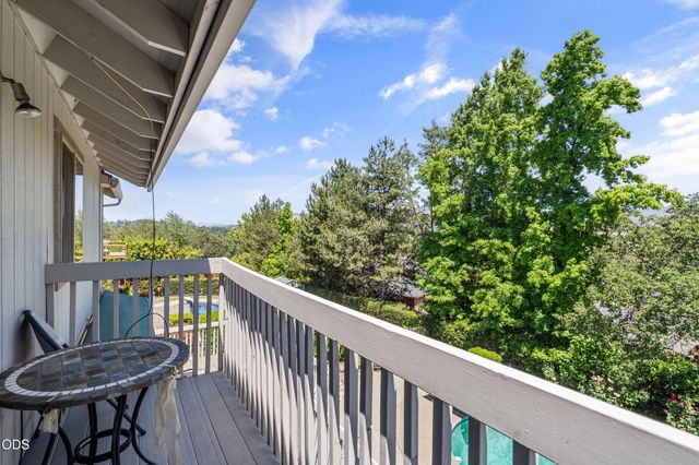 1031 Kristen Drive, Medford, OR 97504