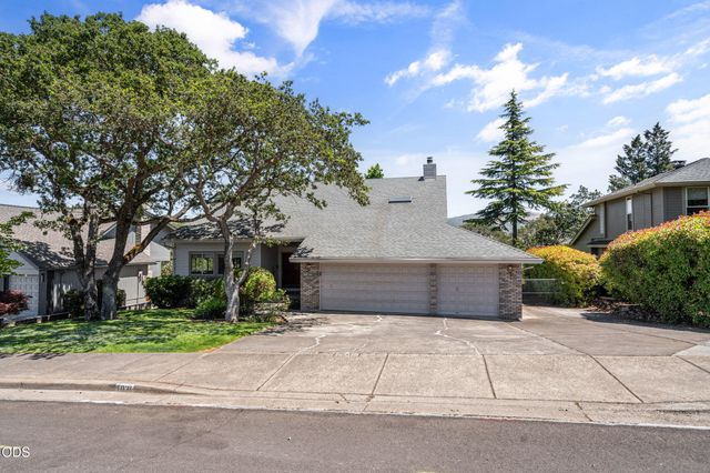 1031 Kristen Drive, Medford, OR 97504