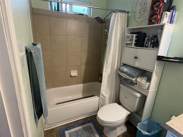 12551 Hammill Path Dr Drive, Houston, TX 77066