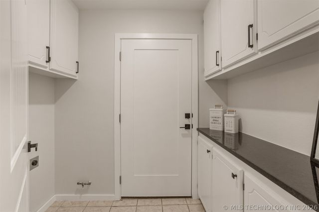 418 W CooWeeScooWee Avenue W, Oologah, OK 74053