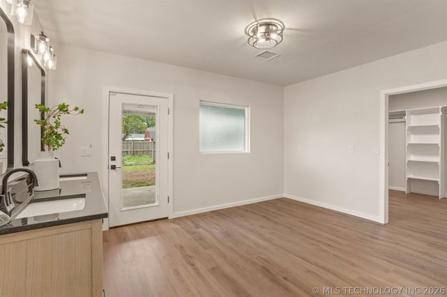418 W CooWeeScooWee Avenue W, Oologah, OK 74053