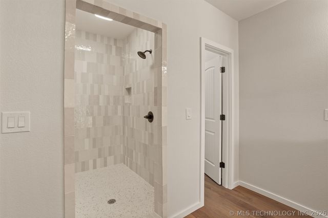 418 W CooWeeScooWee Avenue W, Oologah, OK 74053
