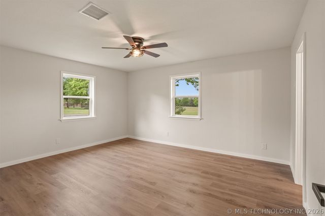 418 W CooWeeScooWee Avenue W, Oologah, OK 74053