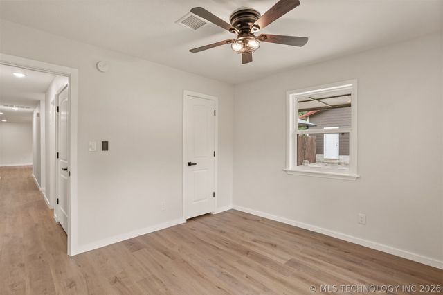 418 W CooWeeScooWee Avenue W, Oologah, OK 74053