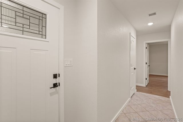 418 W CooWeeScooWee Avenue W, Oologah, OK 74053