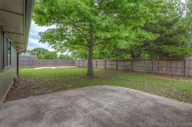 418 W CooWeeScooWee Avenue W, Oologah, OK 74053