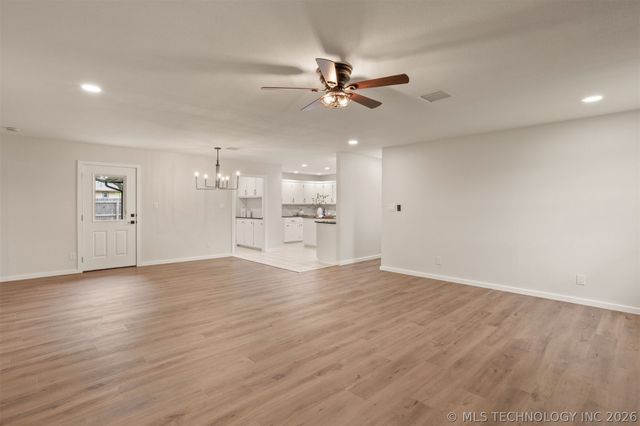 418 W CooWeeScooWee Avenue W, Oologah, OK 74053