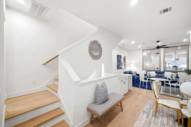 2212 Lou Ellen Lane F, Houston, TX 77018