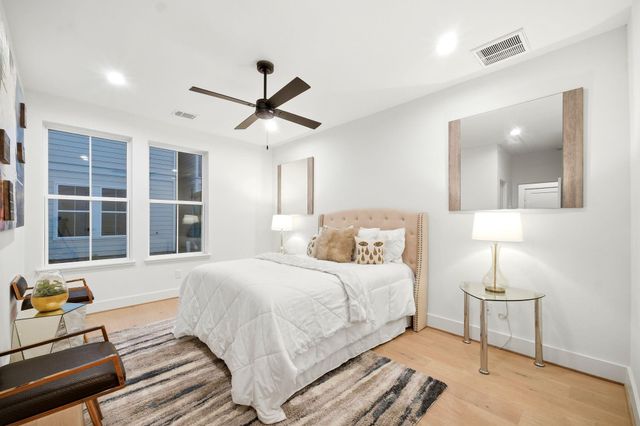 2212 Lou Ellen Lane F, Houston, TX 77018