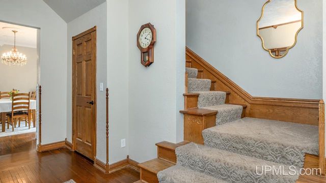 703 Michigan Avenue, Gladstone, MI 49837