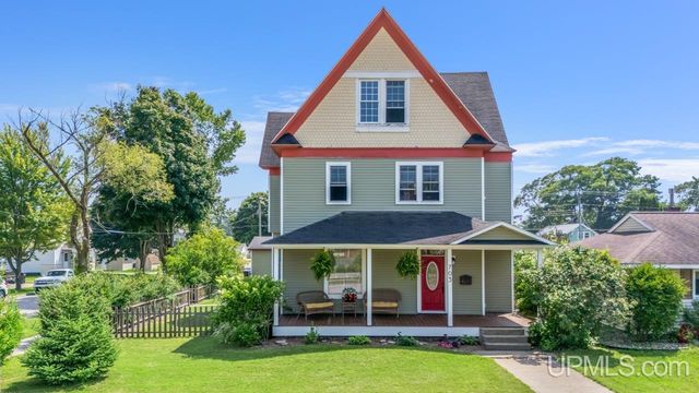 703 Michigan Avenue, Gladstone, MI 49837