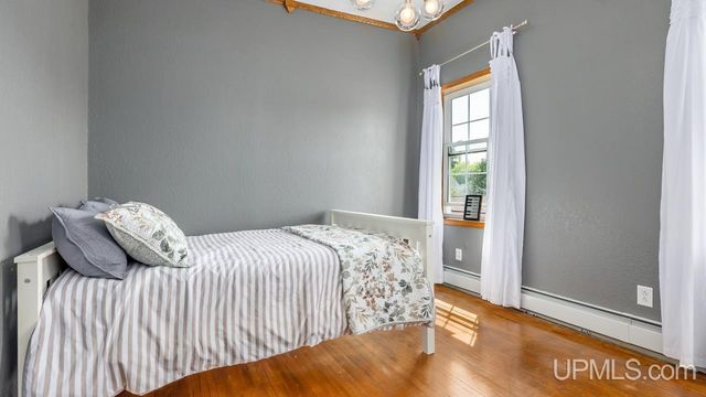 703 Michigan Avenue, Gladstone, MI 49837