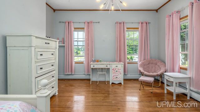 703 Michigan Avenue, Gladstone, MI 49837