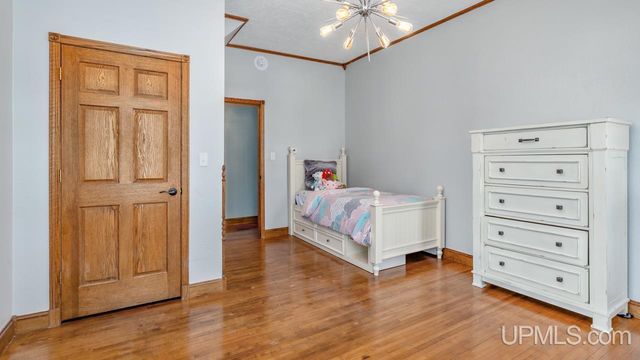 703 Michigan Avenue, Gladstone, MI 49837