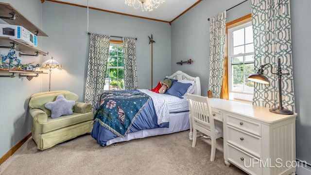 703 Michigan Avenue, Gladstone, MI 49837