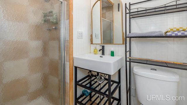 703 Michigan Avenue, Gladstone, MI 49837