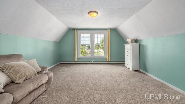 703 Michigan Avenue, Gladstone, MI 49837