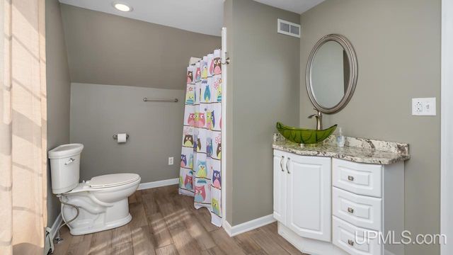 703 Michigan Avenue, Gladstone, MI 49837