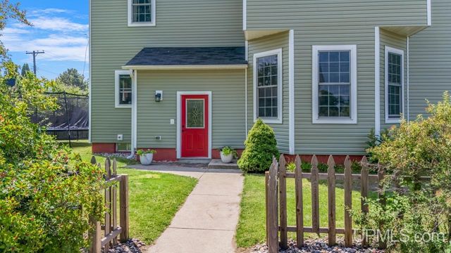 703 Michigan Avenue, Gladstone, MI 49837