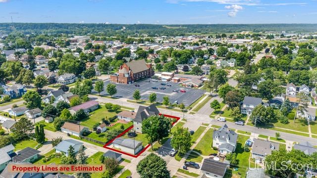 703 Michigan Avenue, Gladstone, MI 49837