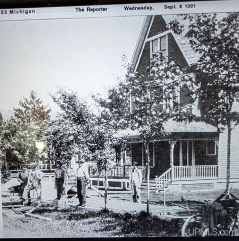 703 Michigan Avenue, Gladstone, MI 49837