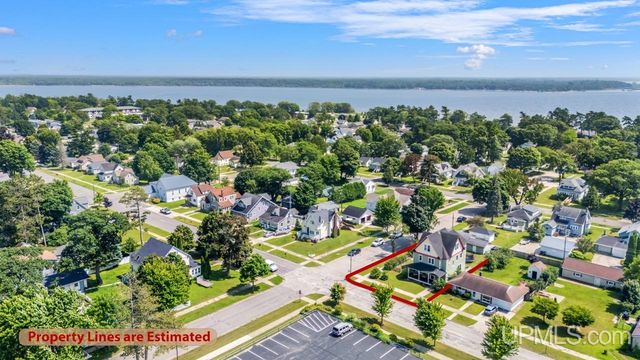 703 Michigan Avenue, Gladstone, MI 49837