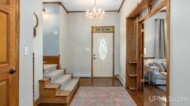 703 Michigan Avenue, Gladstone, MI 49837