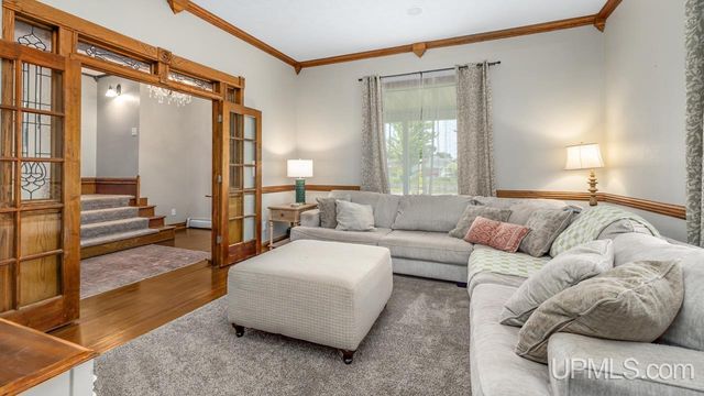 703 Michigan Avenue, Gladstone, MI 49837