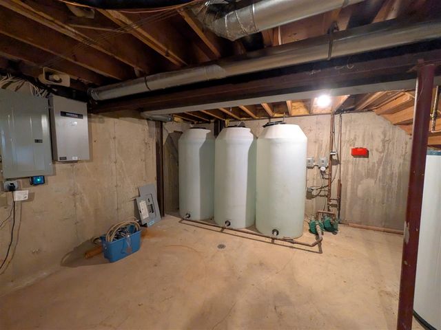 4464 Fisher Estates Lane, Update, MI 48065