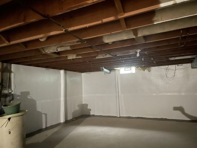 4464 Fisher Estates Lane, Update, MI 48065