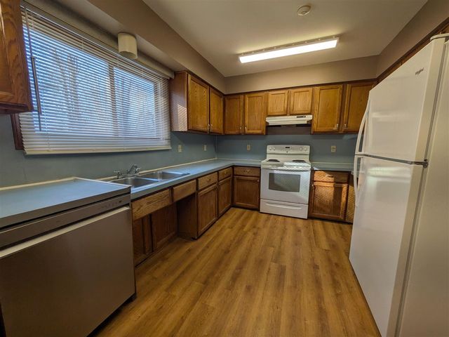 4464 Fisher Estates Lane, Update, MI 48065