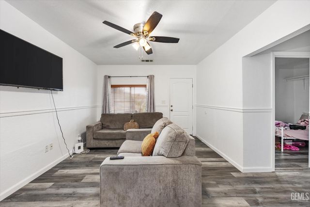 209 Pacific Avenue, Shafter, CA 93263