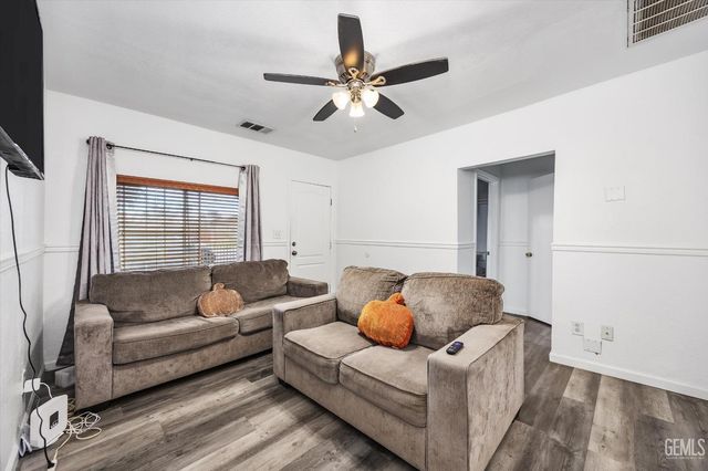 209 Pacific Avenue, Shafter, CA 93263