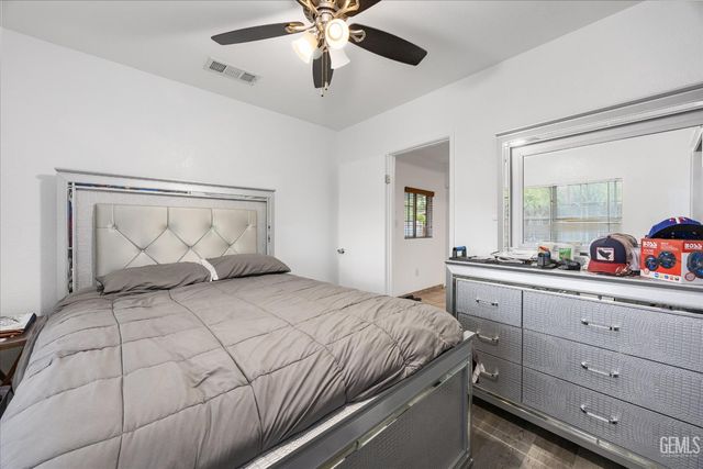 209 Pacific Avenue, Shafter, CA 93263