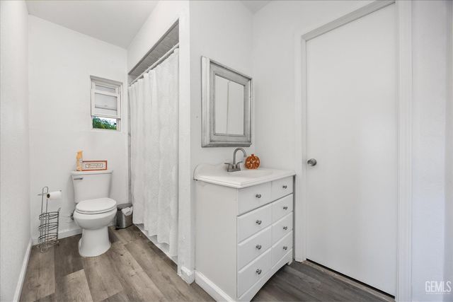 209 Pacific Avenue, Shafter, CA 93263