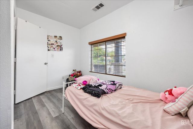 209 Pacific Avenue, Shafter, CA 93263