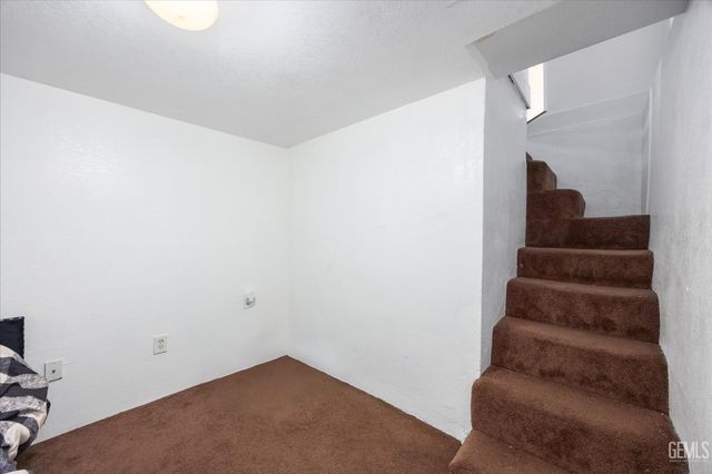 209 Pacific Avenue, Shafter, CA 93263